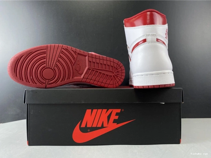 1 Red (2017) Metallic Air Retro 555088-103 Jordan 0815
